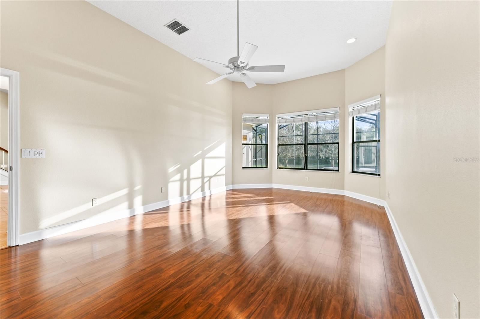 Image 33 of 98 For 2380 Foliage Oak Terrace