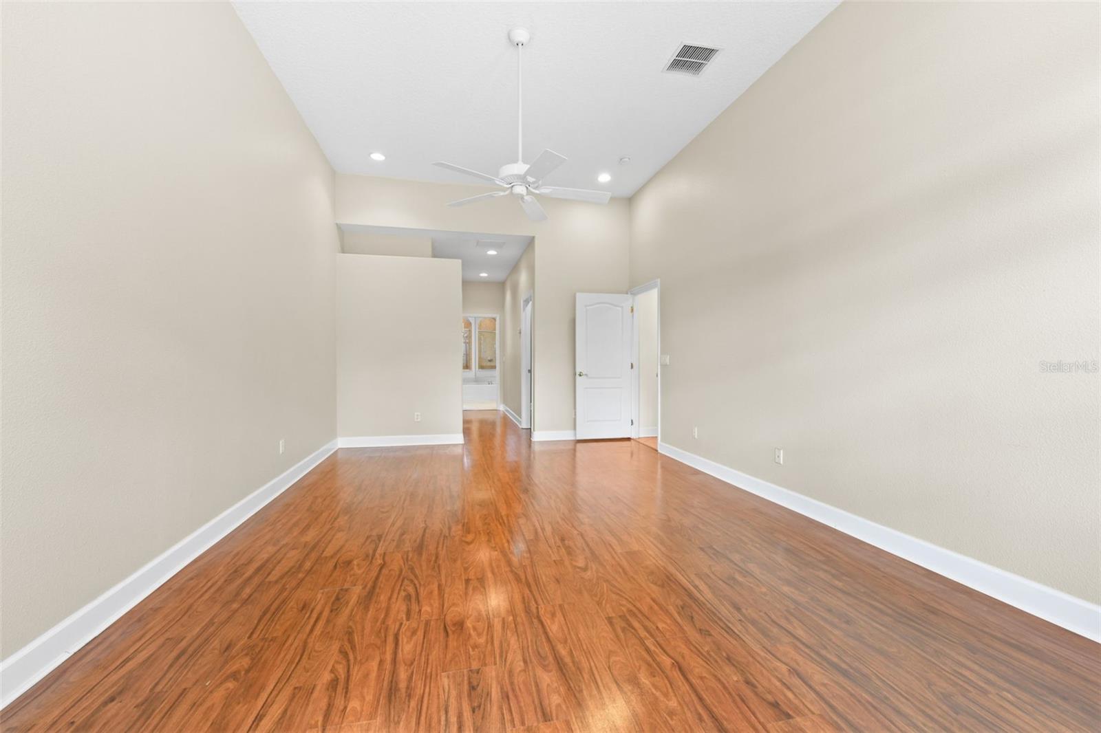 Image 34 of 98 For 2380 Foliage Oak Terrace