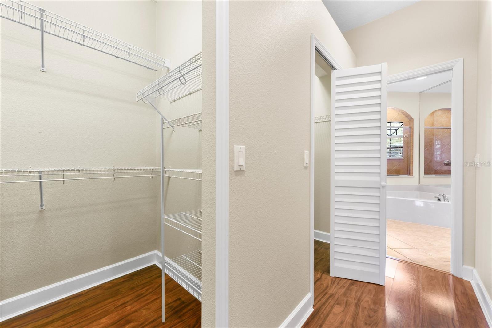 Image 35 of 98 For 2380 Foliage Oak Terrace