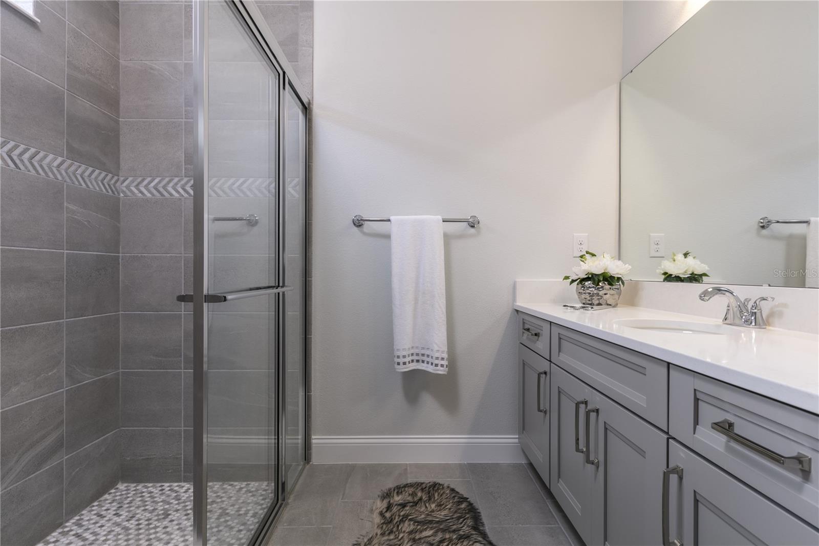 Image 21 of 28 For 10475 Royal Cypress Way