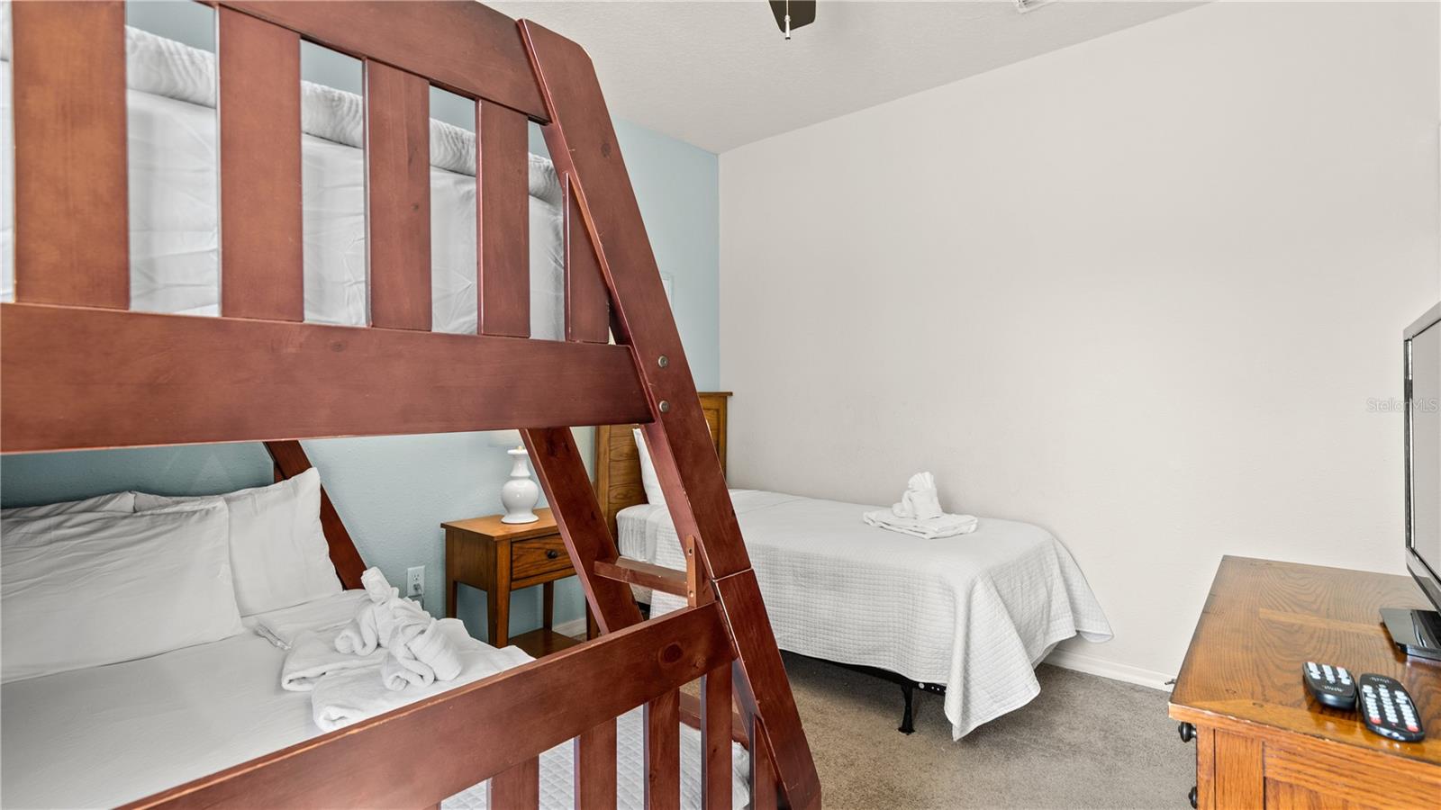 Image 19 of 61 For 5350 Diplomat Court 104