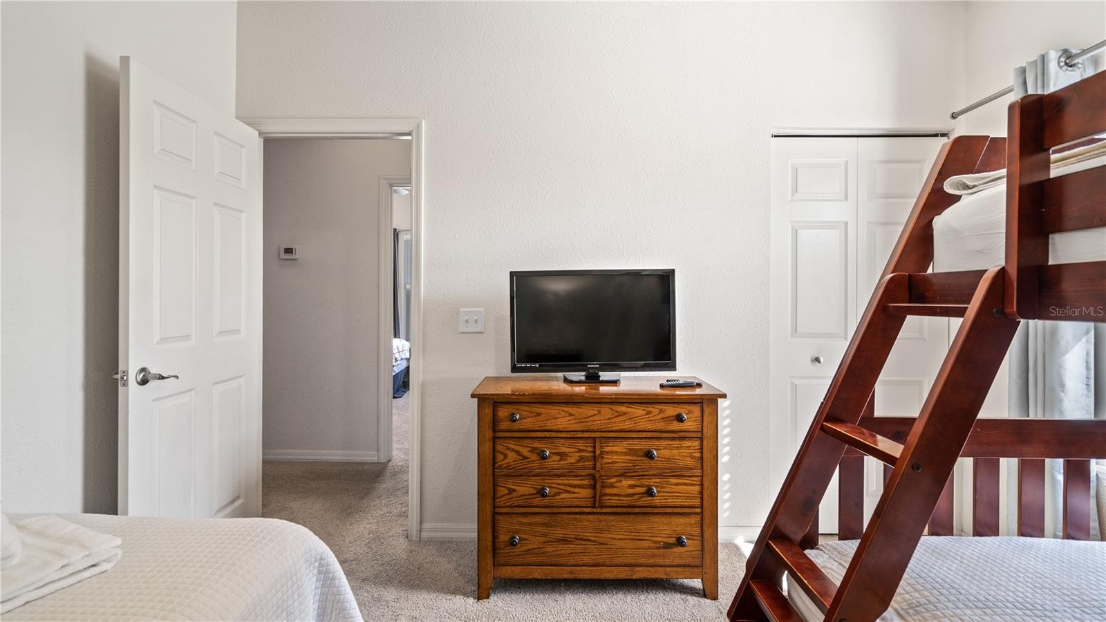 Image 20 of 61 For 5350 Diplomat Court 104