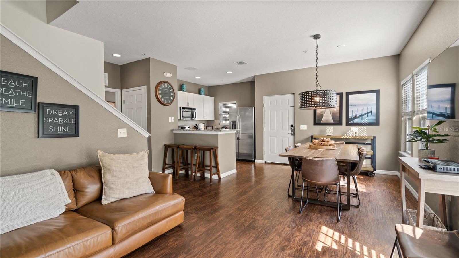 Image 4 of 61 For 5350 Diplomat Court 104