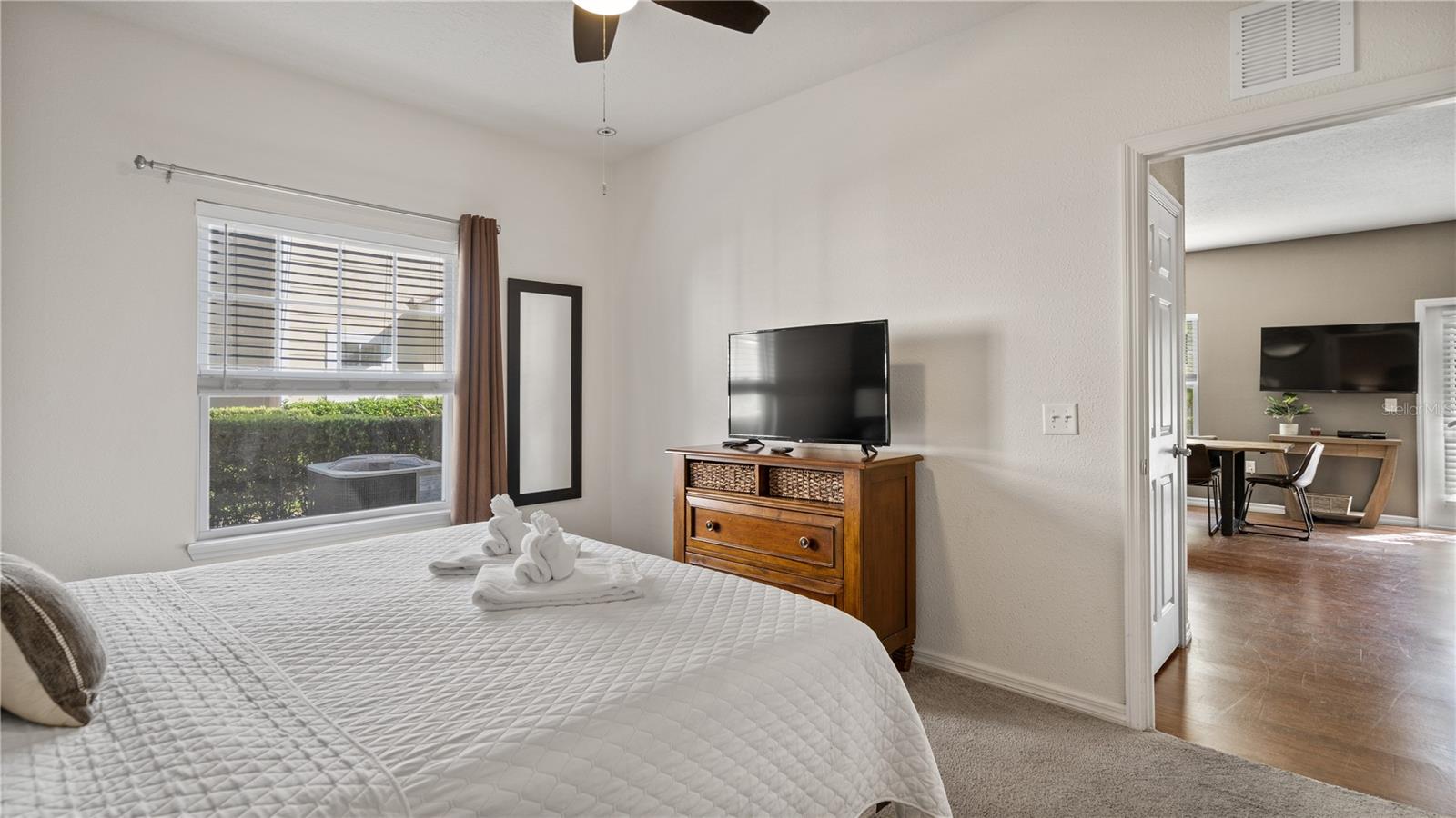 Image 44 of 61 For 5350 Diplomat Court 104