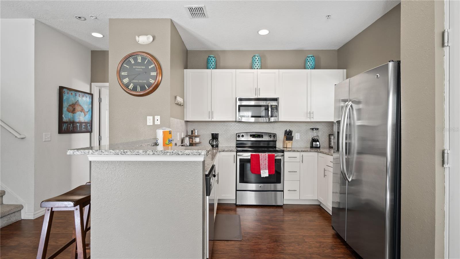 Image 9 of 61 For 5350 Diplomat Court 104