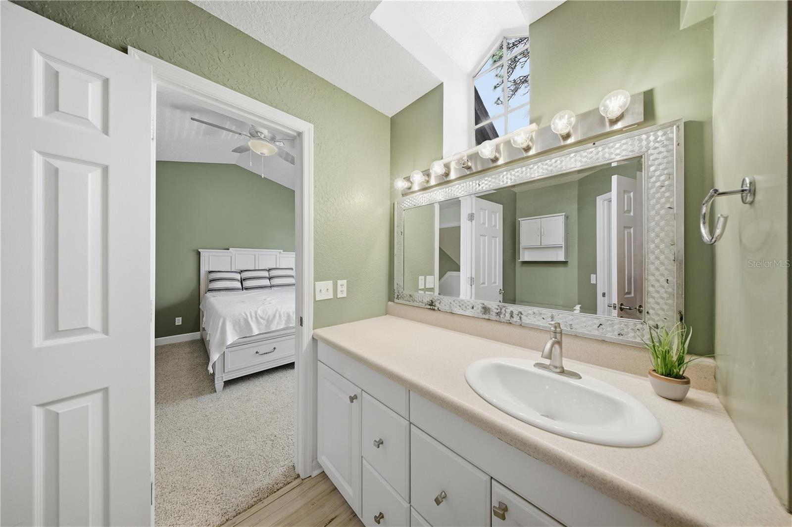 Image 23 of 40 For 1400 Farrindon Circle 1400