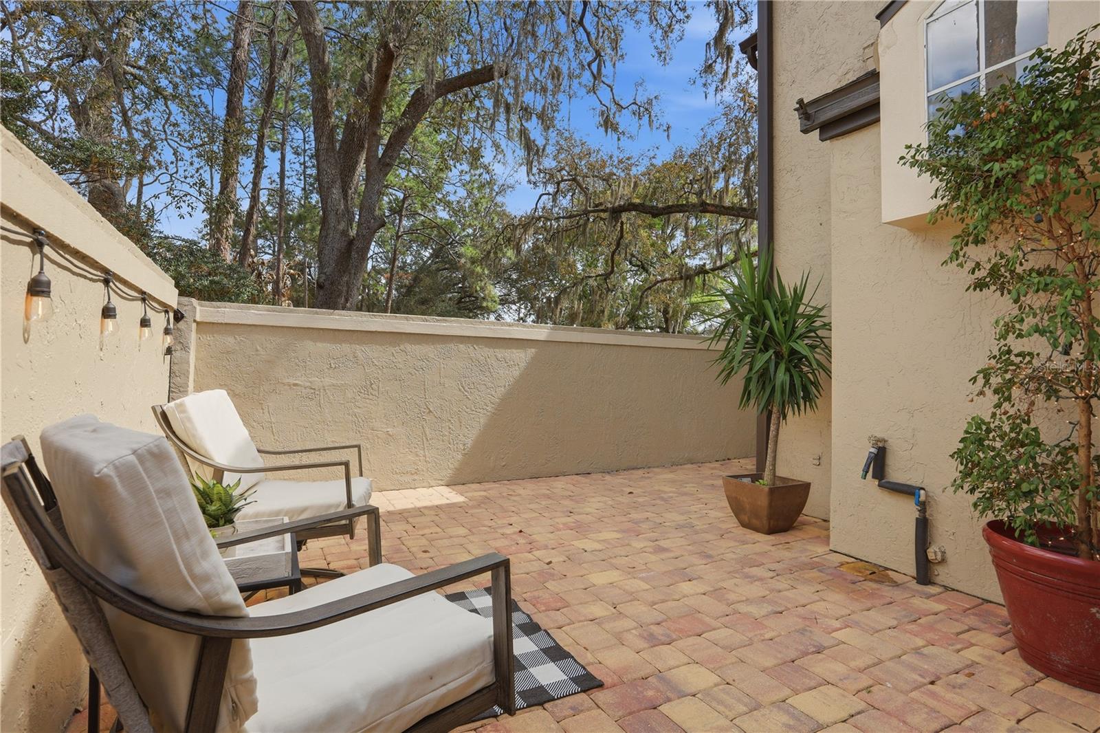 Image 3 of 40 For 1400 Farrindon Circle 1400