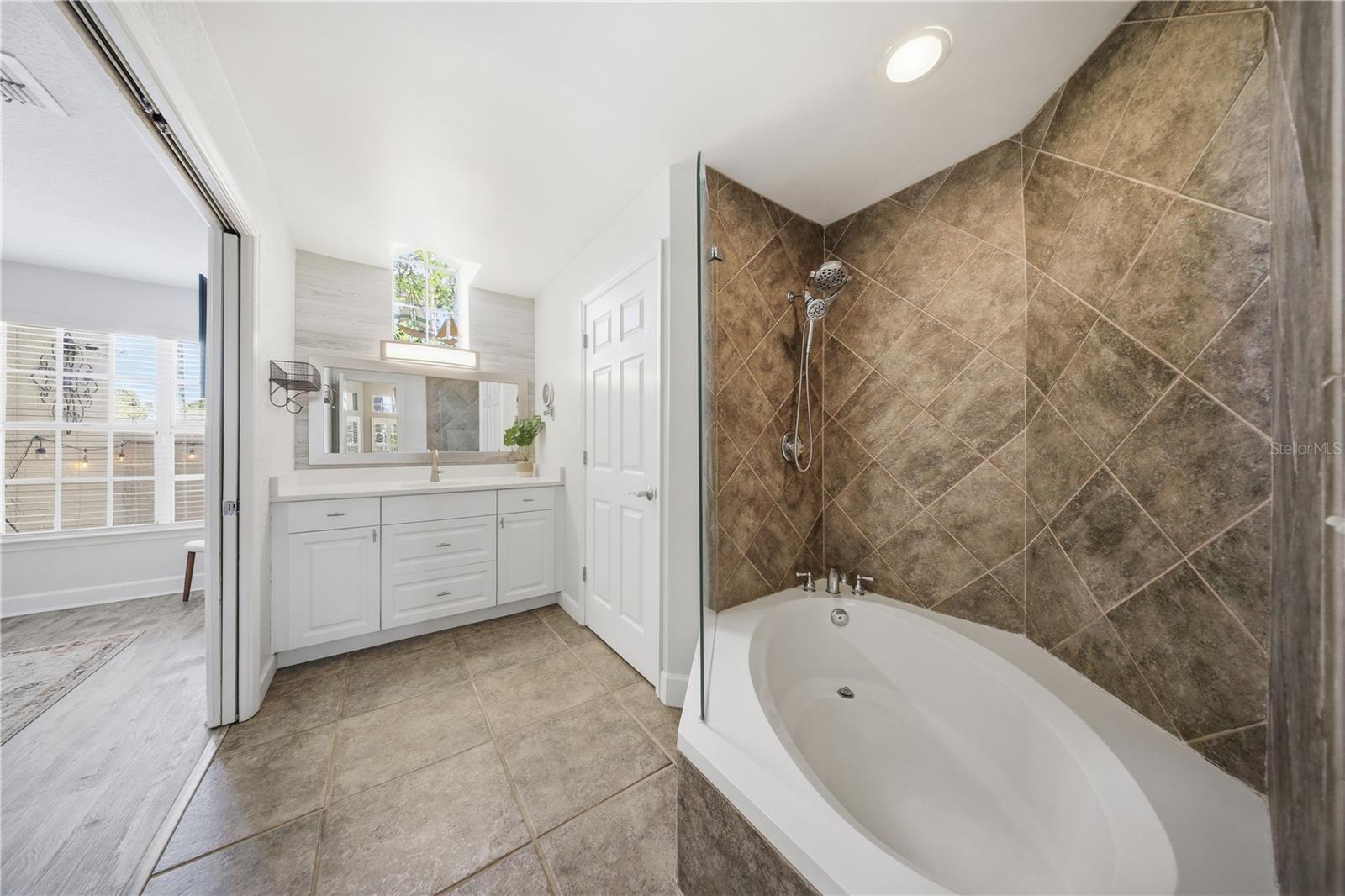 Image 6 of 40 For 1400 Farrindon Circle 1400