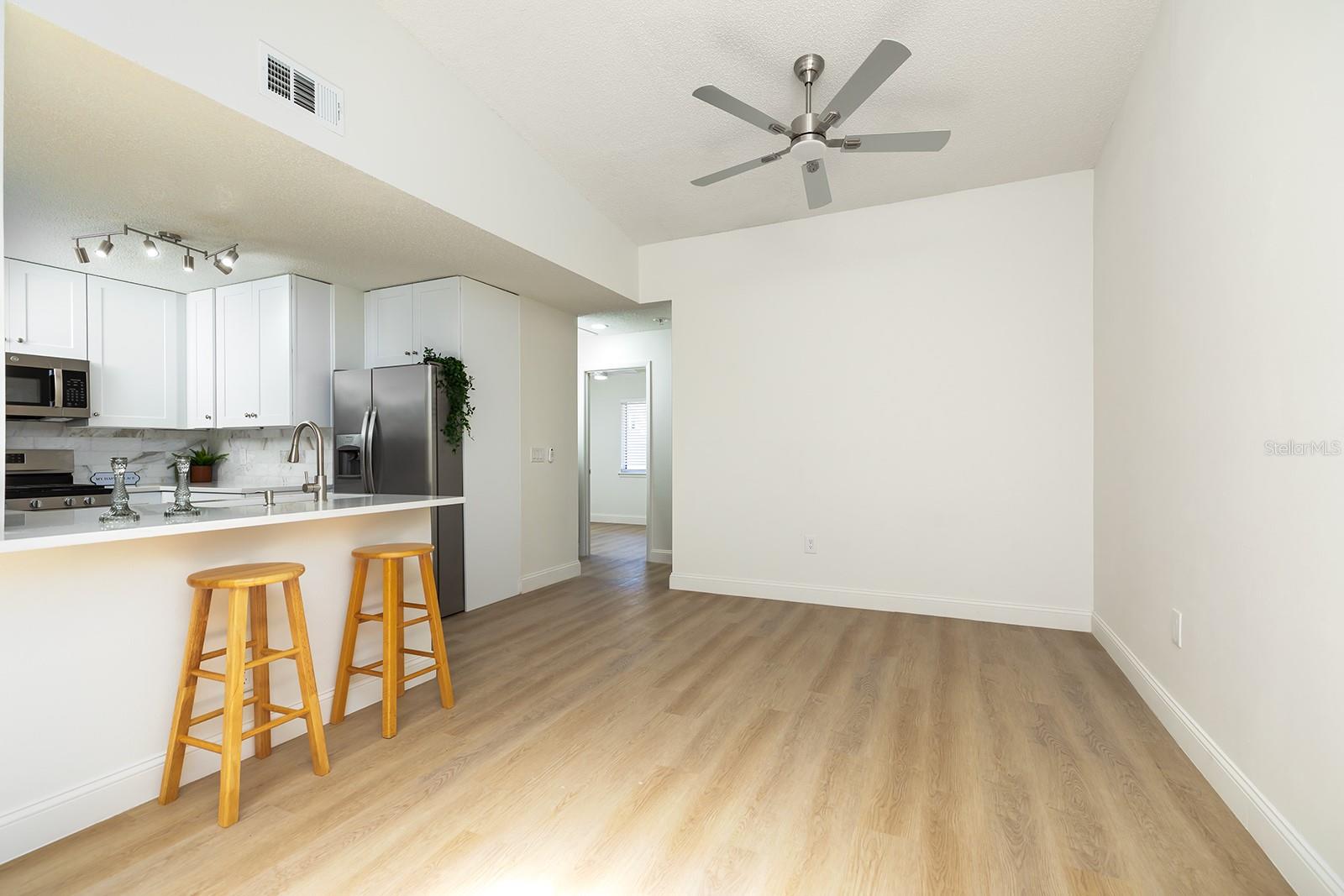 Image 4 of 17 For 1009 Stucki Terrace