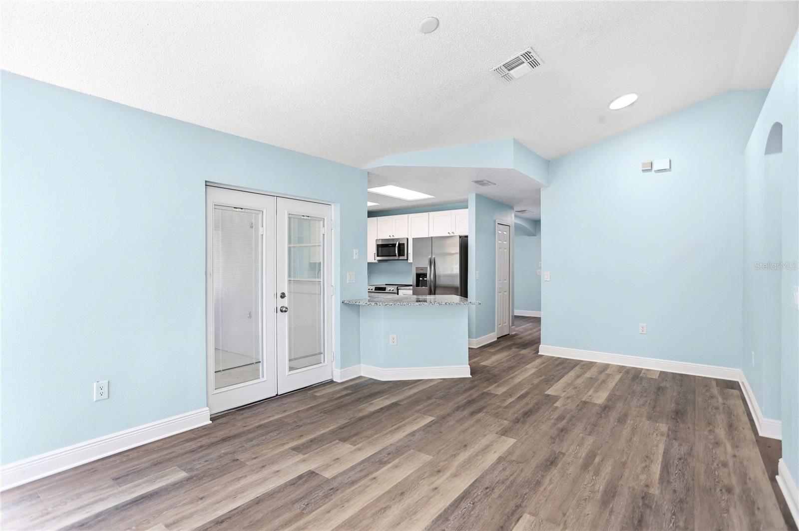 Image 12 of 34 For 624 Euclid Avenue