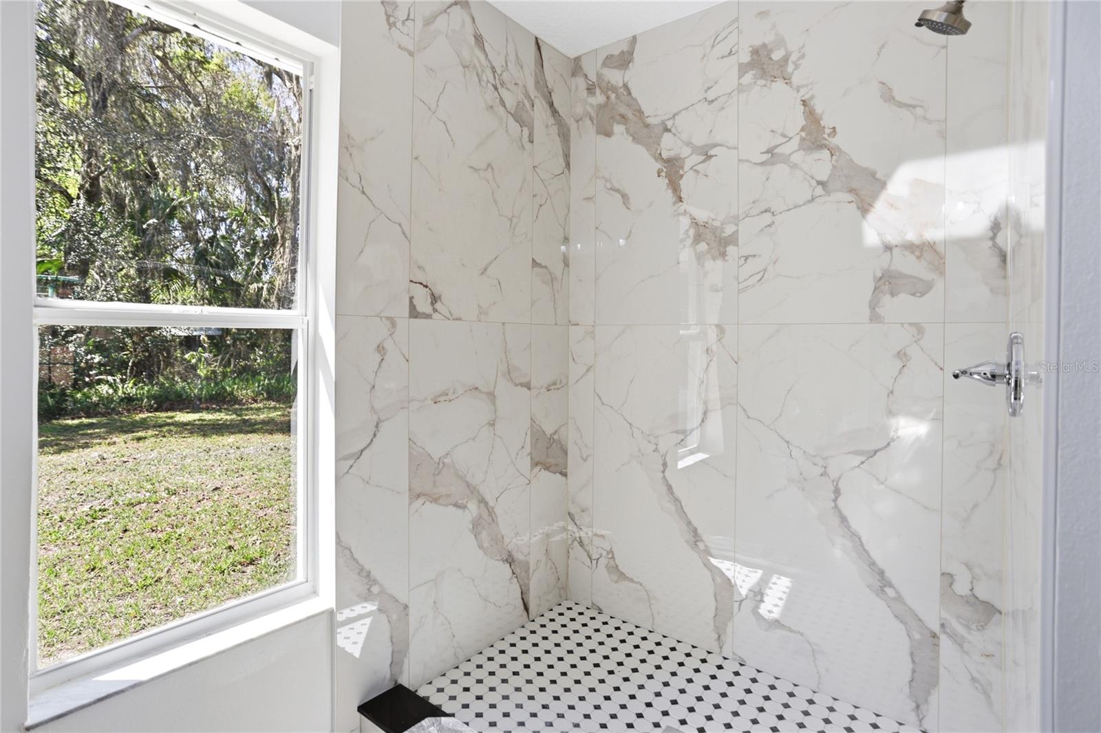 Image 20 of 34 For 624 Euclid Avenue