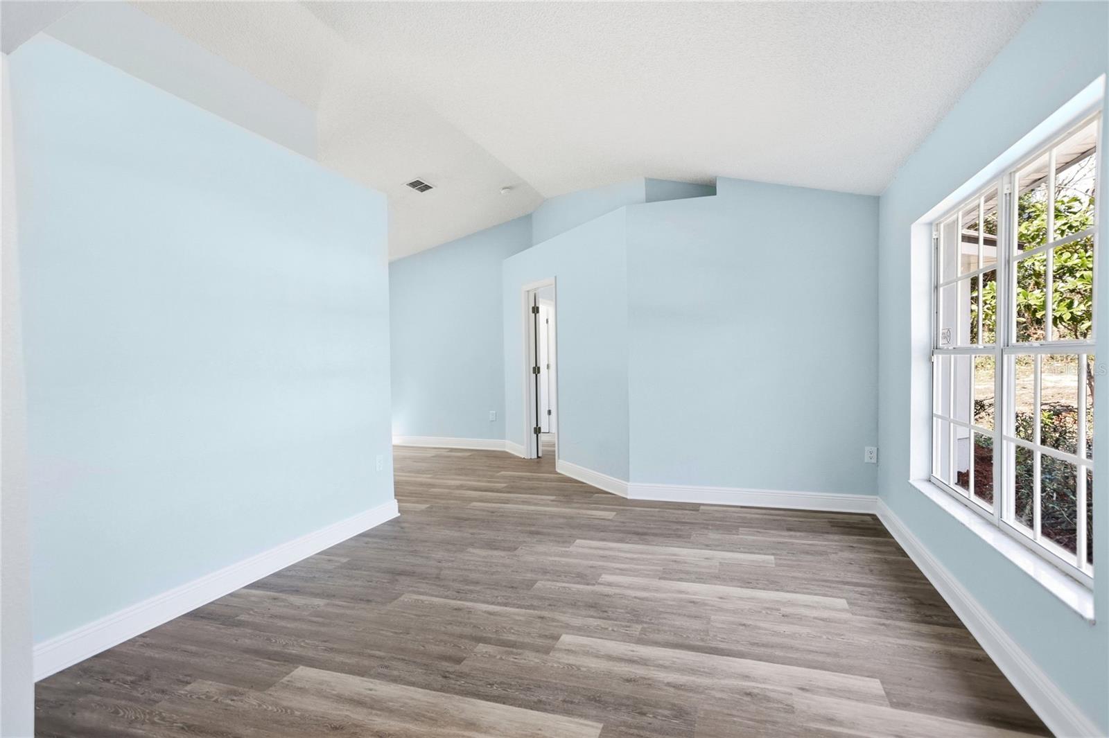 Image 3 of 34 For 624 Euclid Avenue