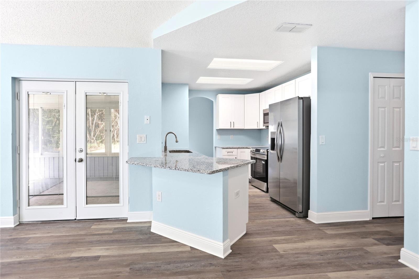 Image 6 of 34 For 624 Euclid Avenue