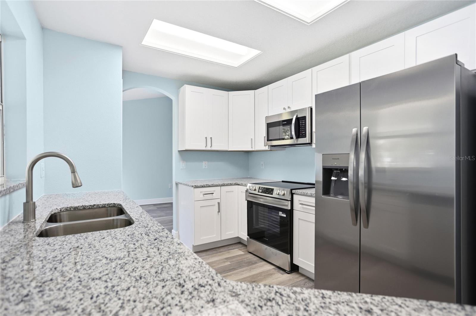 Image 7 of 34 For 624 Euclid Avenue