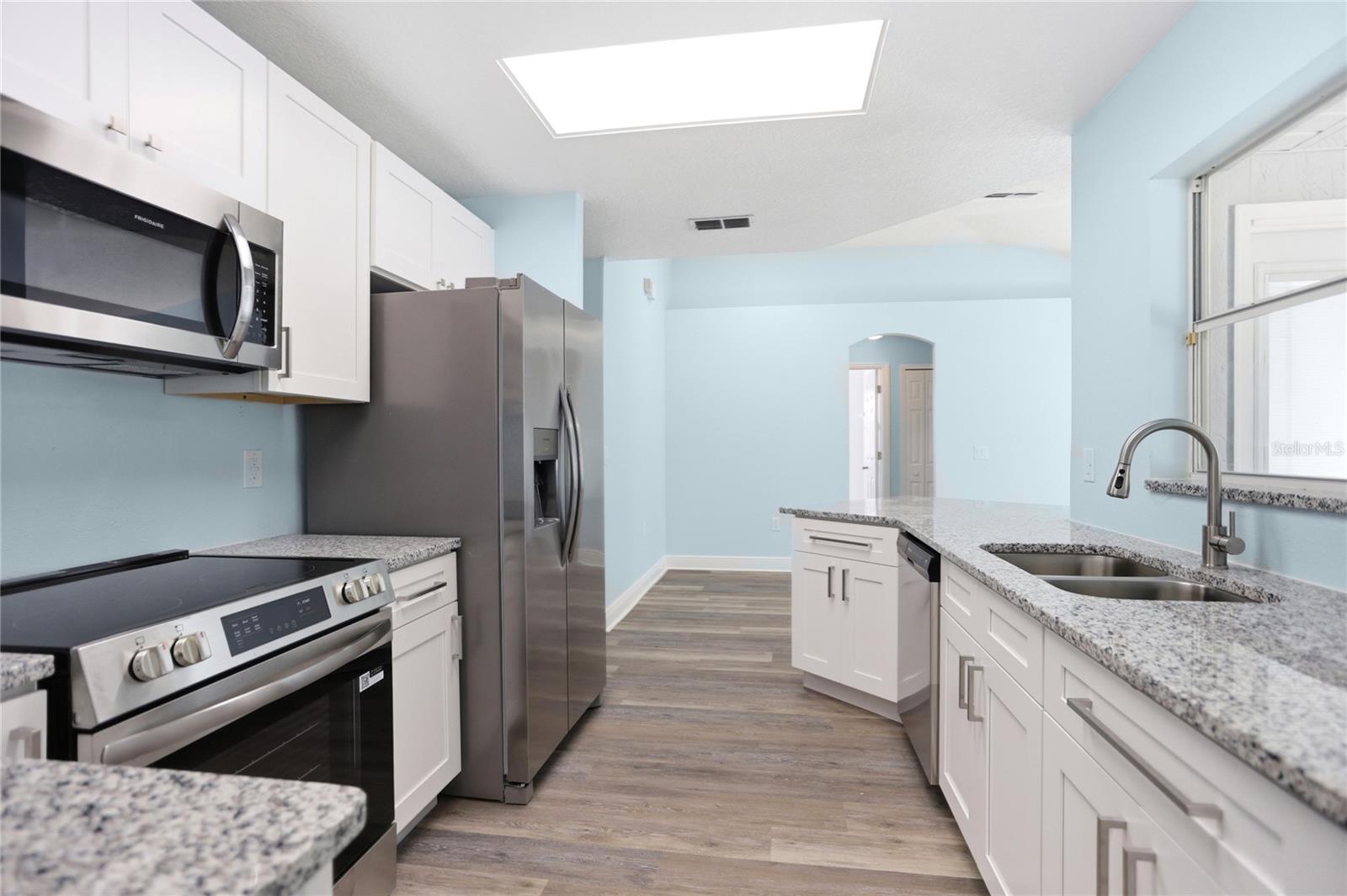 Image 9 of 34 For 624 Euclid Avenue