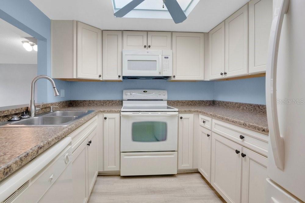 Image 9 of 29 For 410 Orlando Avenue 4a