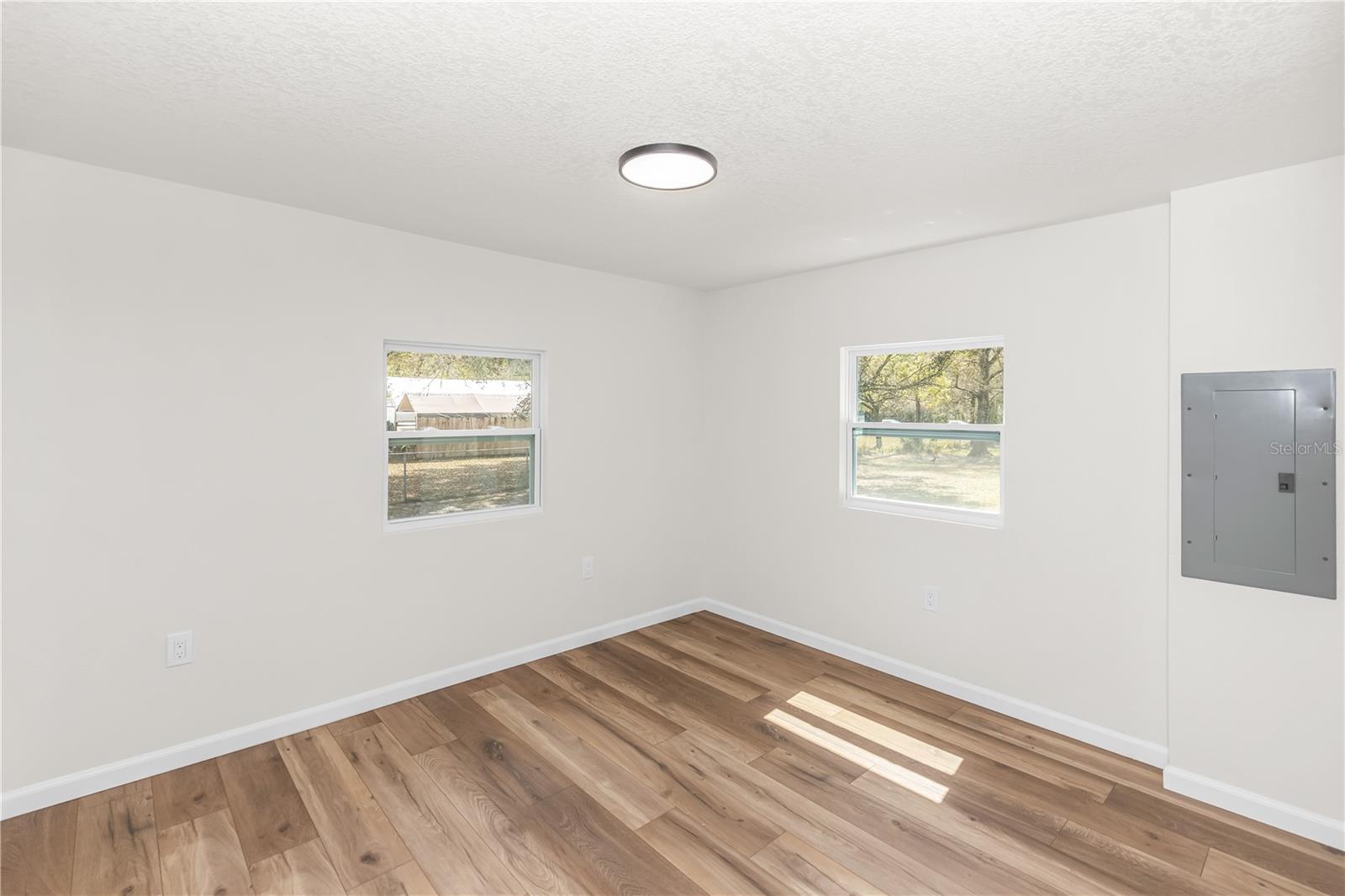 Image 8 of 19 For 18514 Seaford Avenue