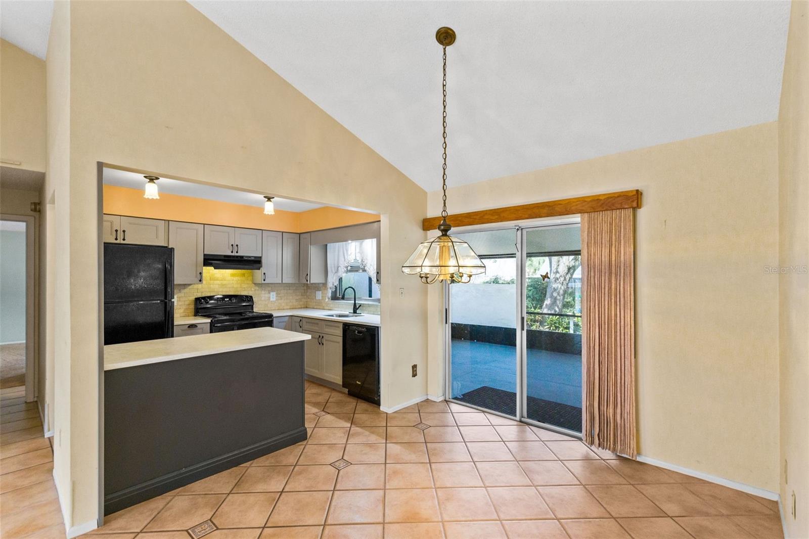 Image 10 of 31 For 7213 Silver Place