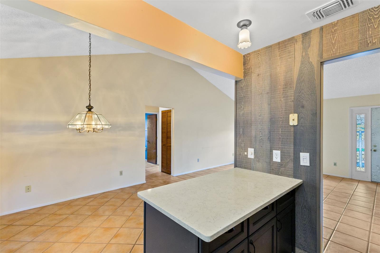 Image 13 of 31 For 7213 Silver Place