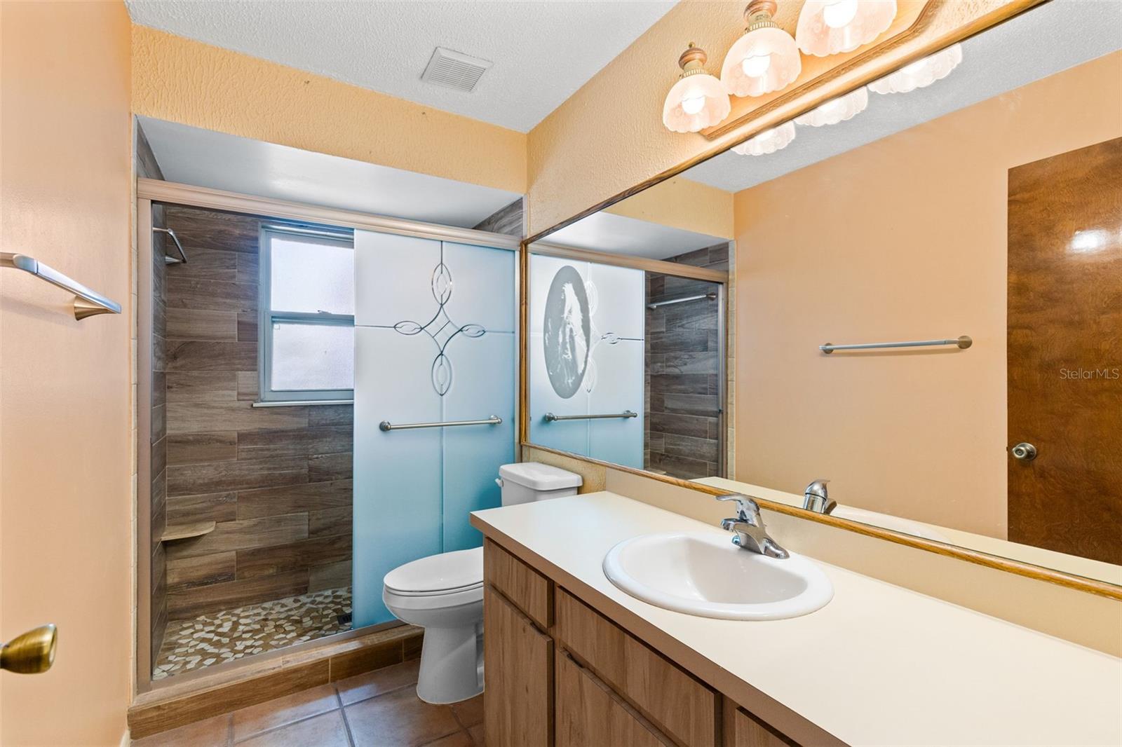 Image 26 of 31 For 7213 Silver Place