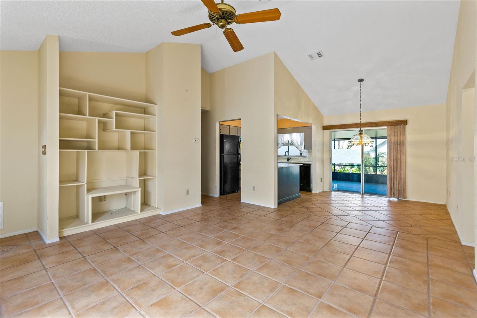 Image 6 of 31 For 7213 Silver Place