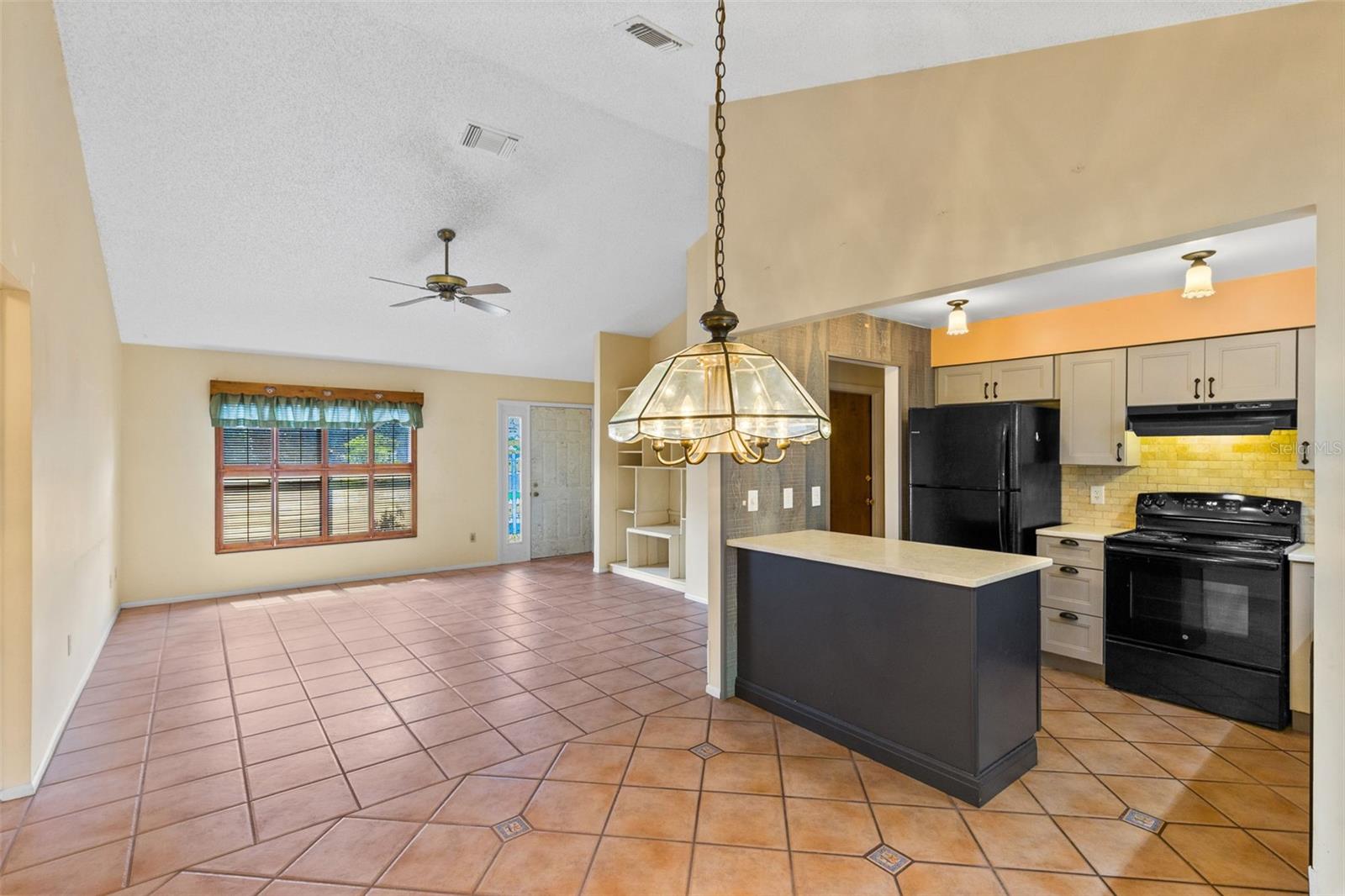 Image 9 of 31 For 7213 Silver Place