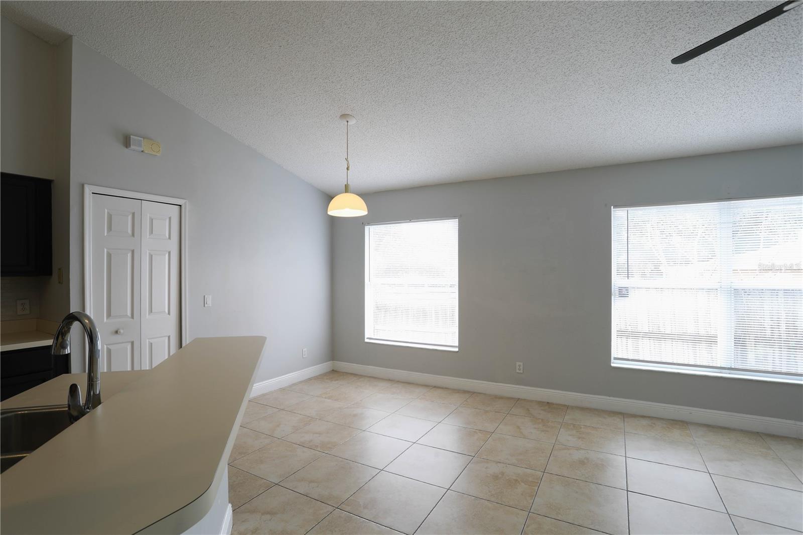 Image 10 of 25 For 647 Falling Oak Cove