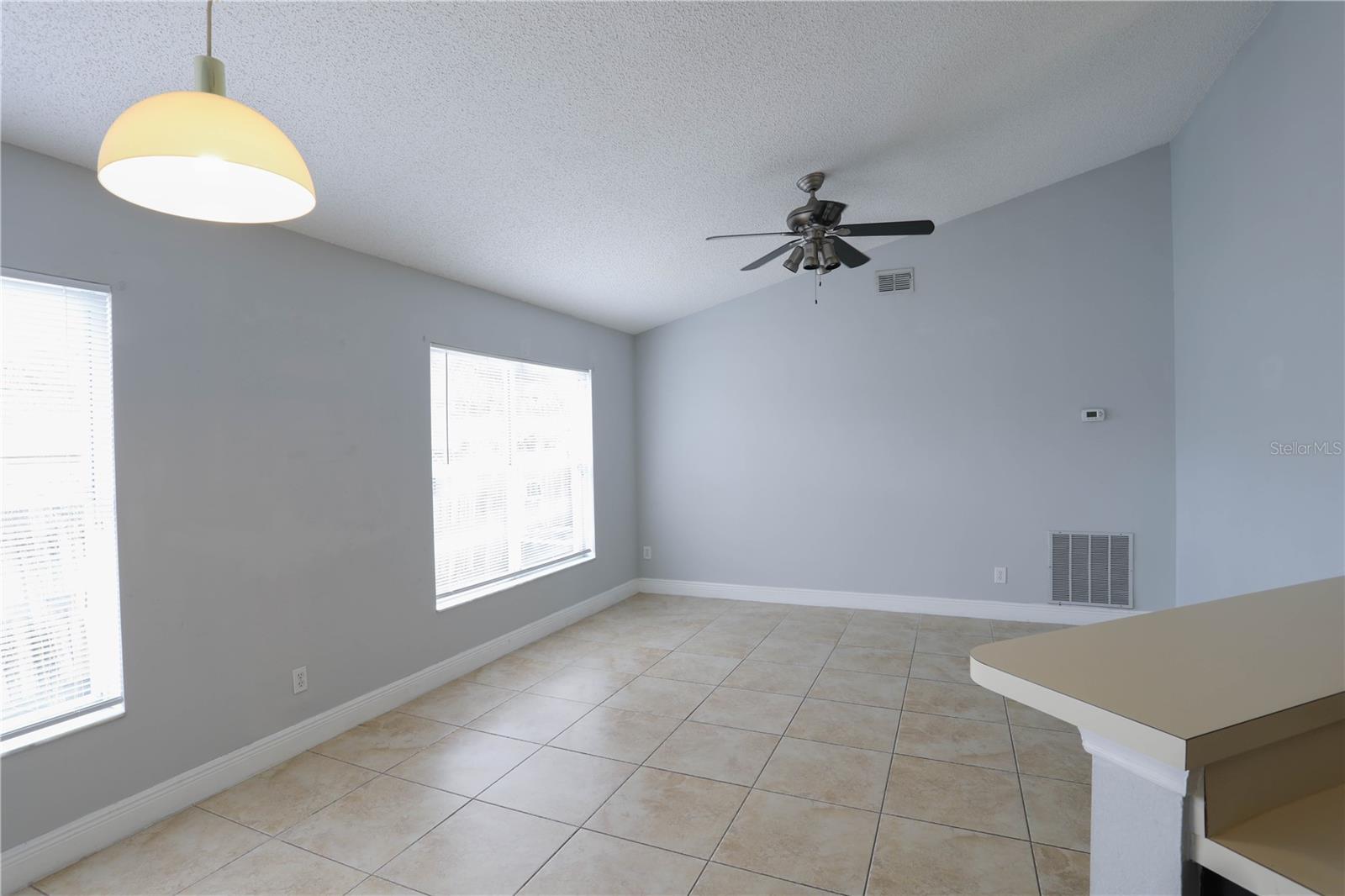 Image 11 of 25 For 647 Falling Oak Cove