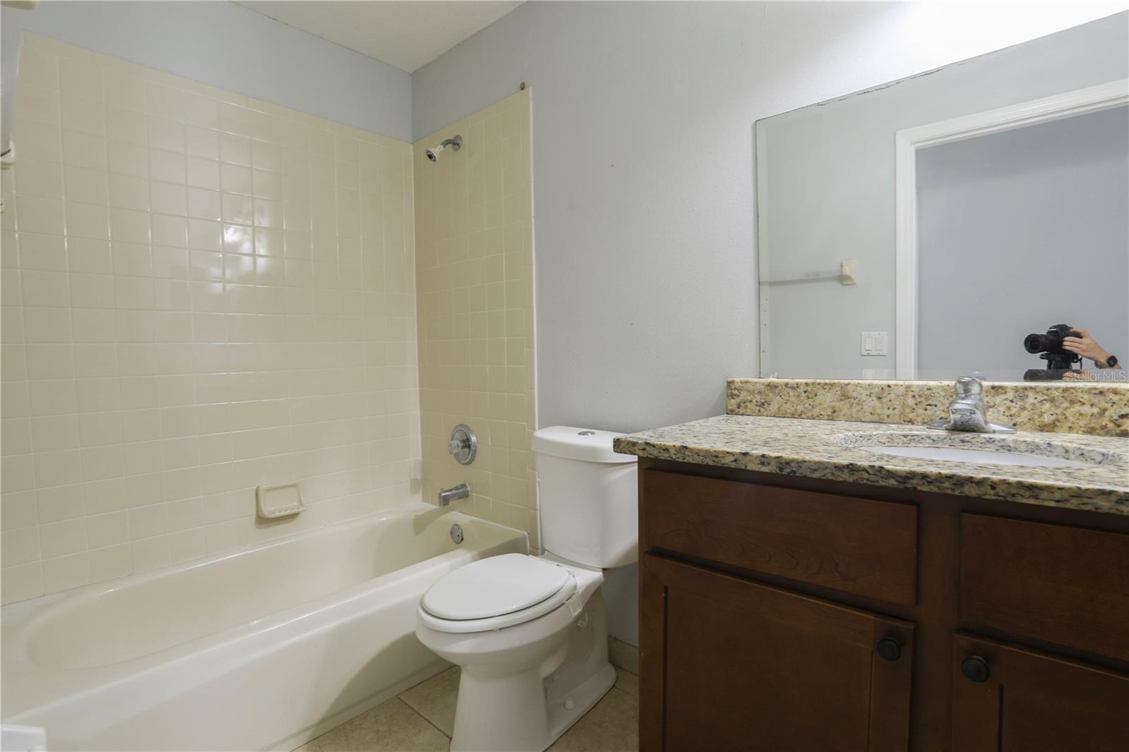 Image 19 of 25 For 647 Falling Oak Cove