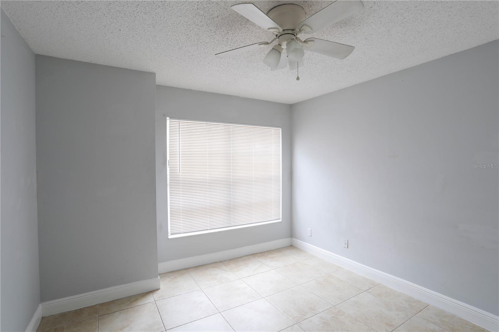 Image 20 of 25 For 647 Falling Oak Cove