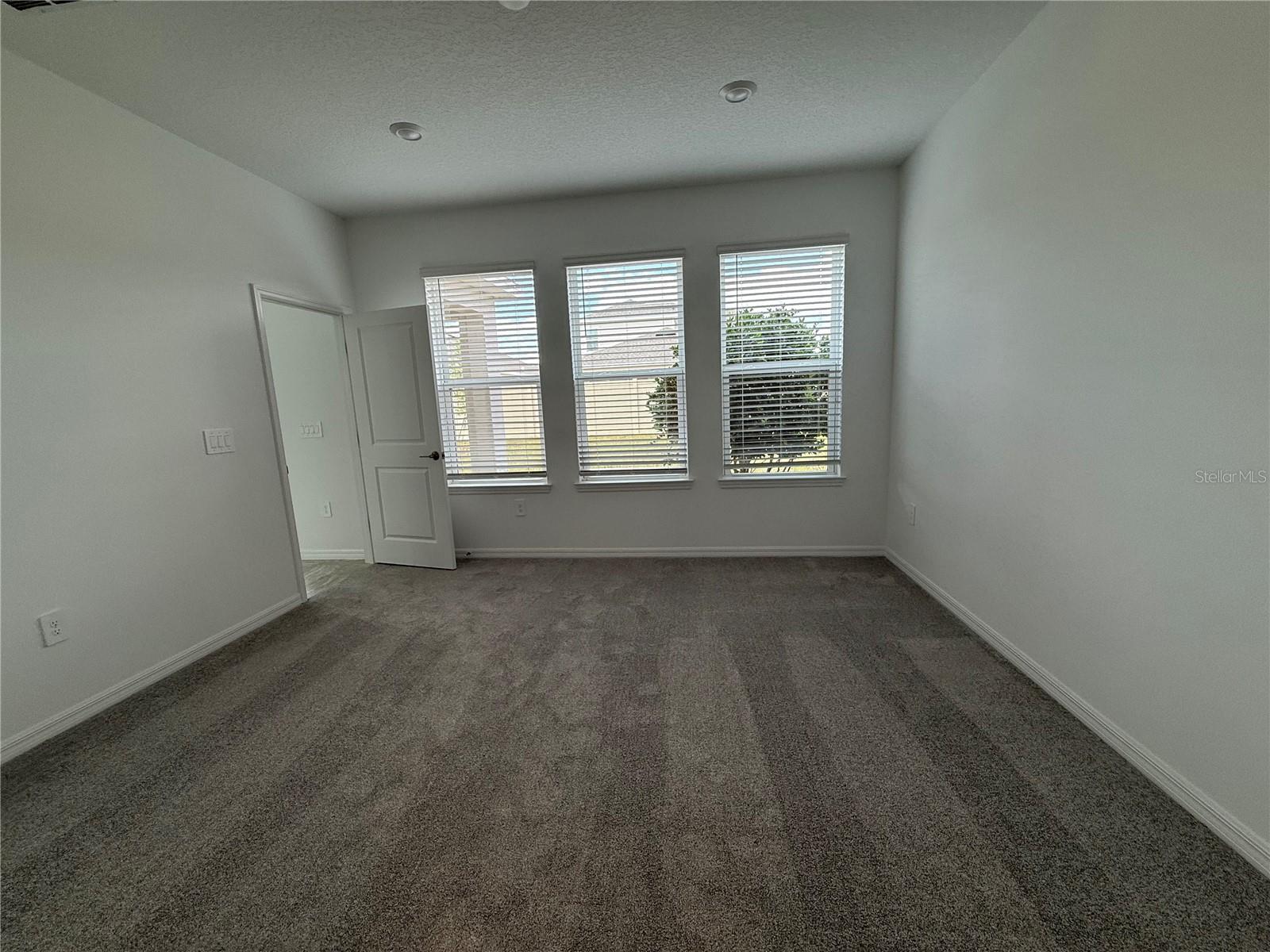 Image 7 of 19 For 5262 Kildare Place