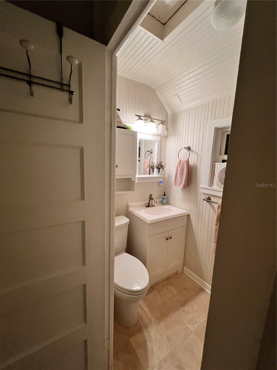 Image 20 of 36 For 810 Tremain Street