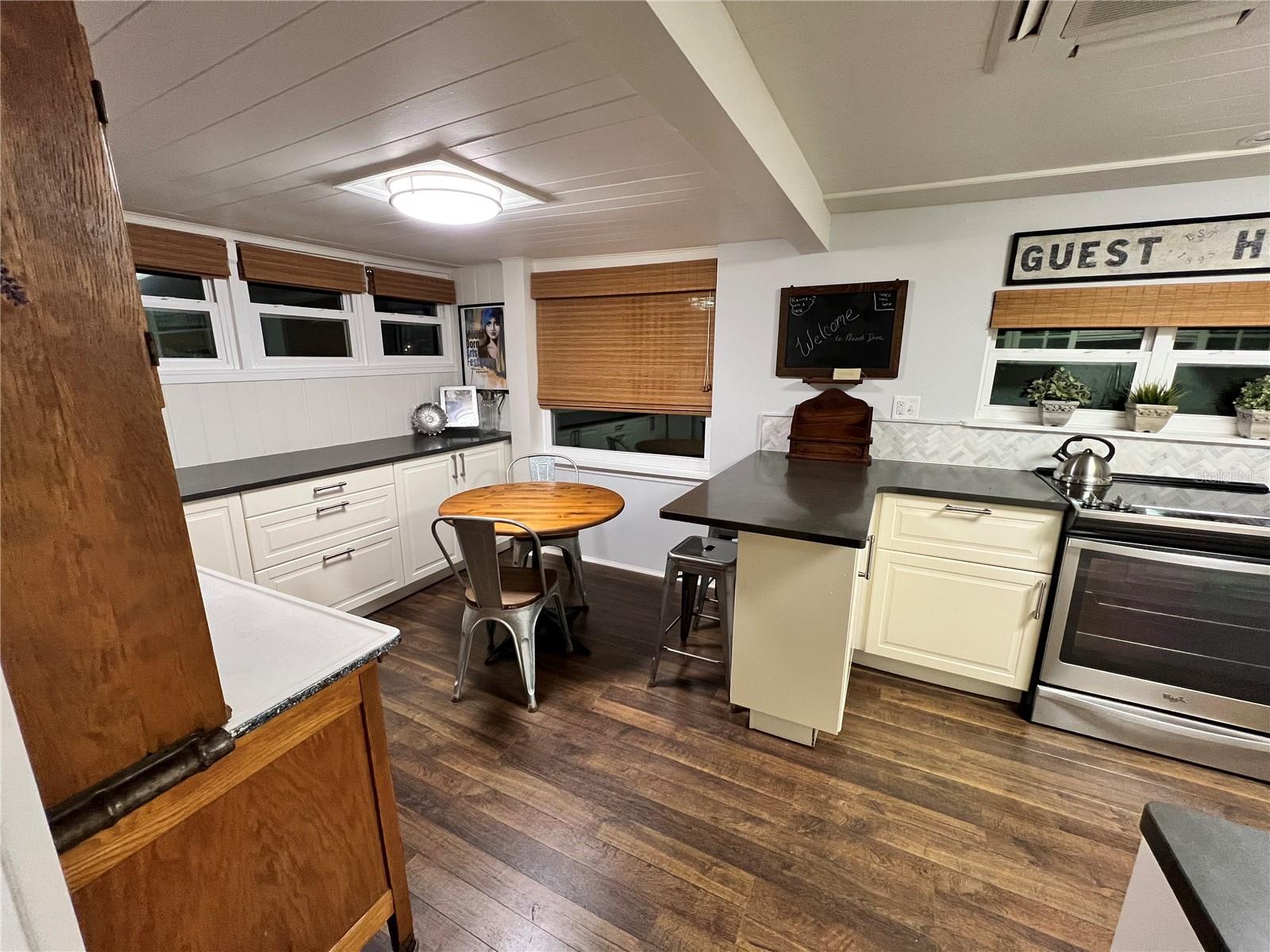 Image 4 of 36 For 810 Tremain Street