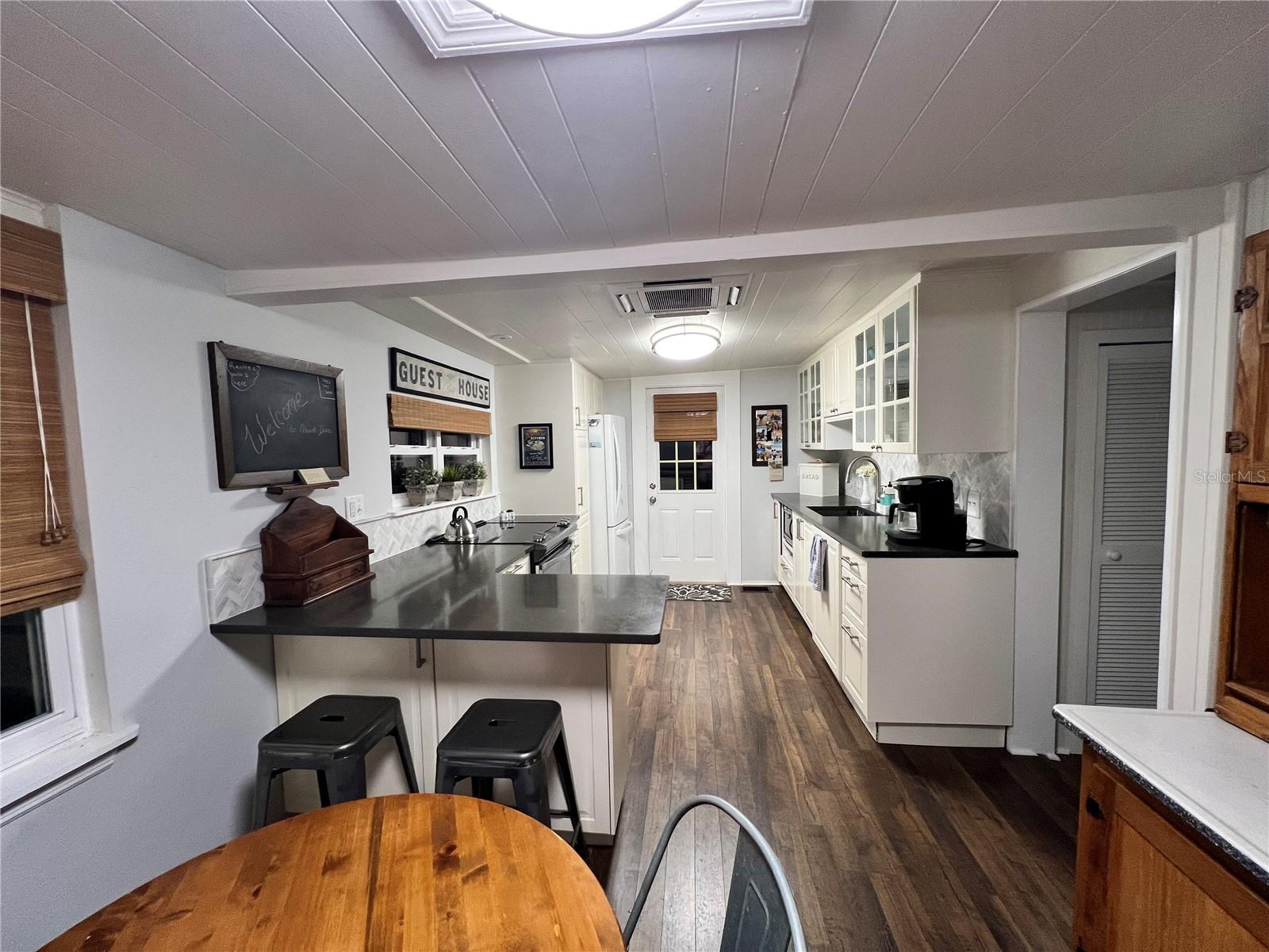 Image 5 of 36 For 810 Tremain Street