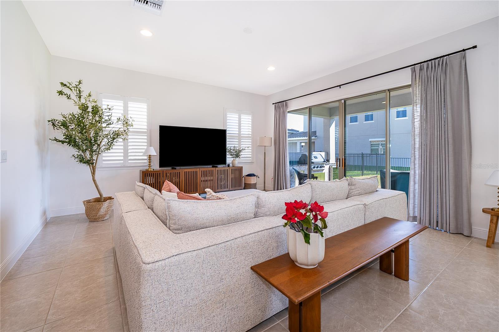 Image 13 of 39 For 8124 Mabury Lane