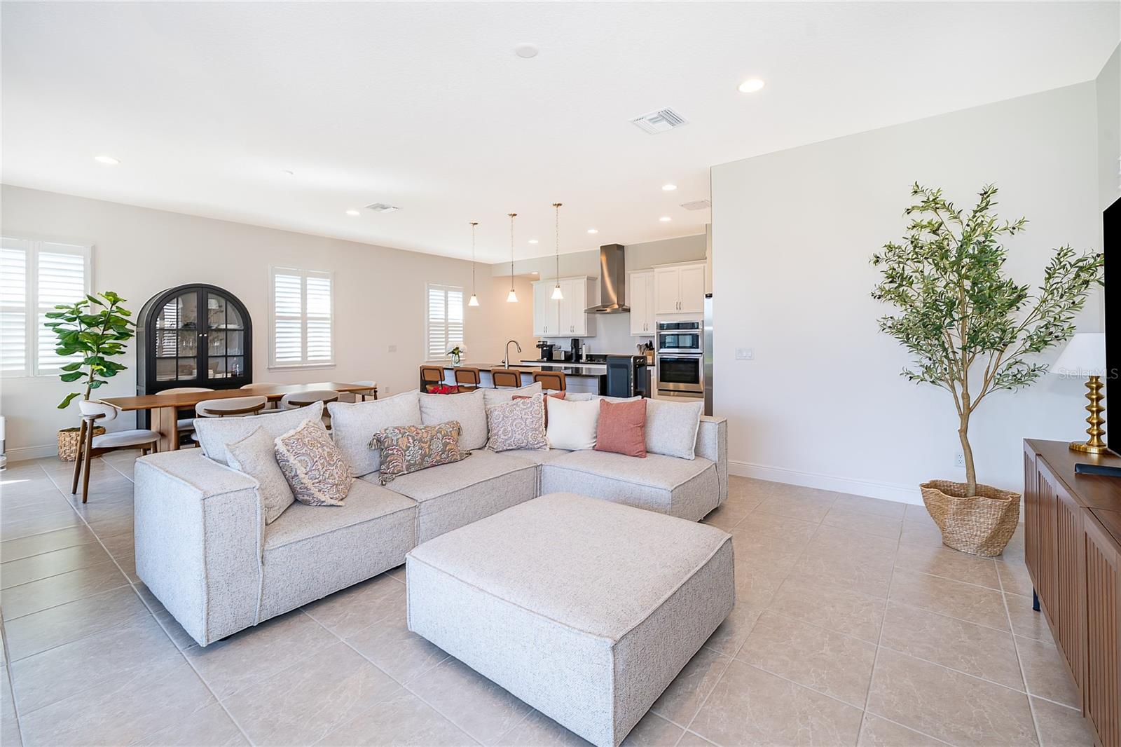 Image 15 of 39 For 8124 Mabury Lane