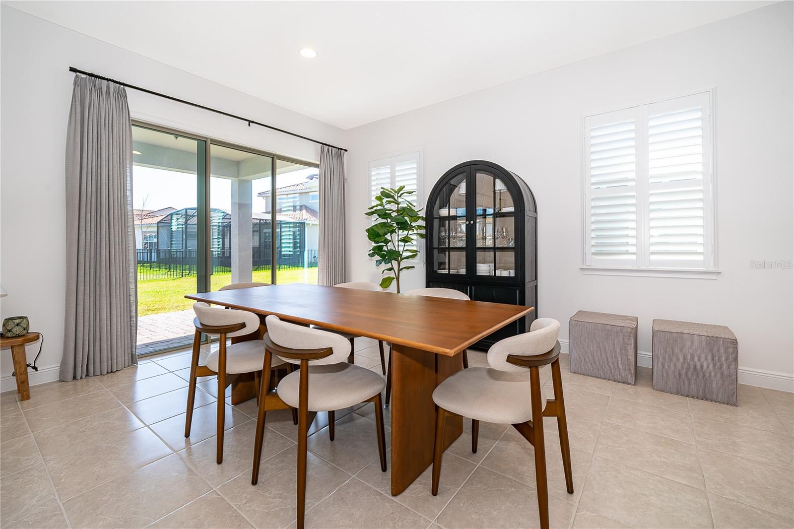 Image 16 of 39 For 8124 Mabury Lane