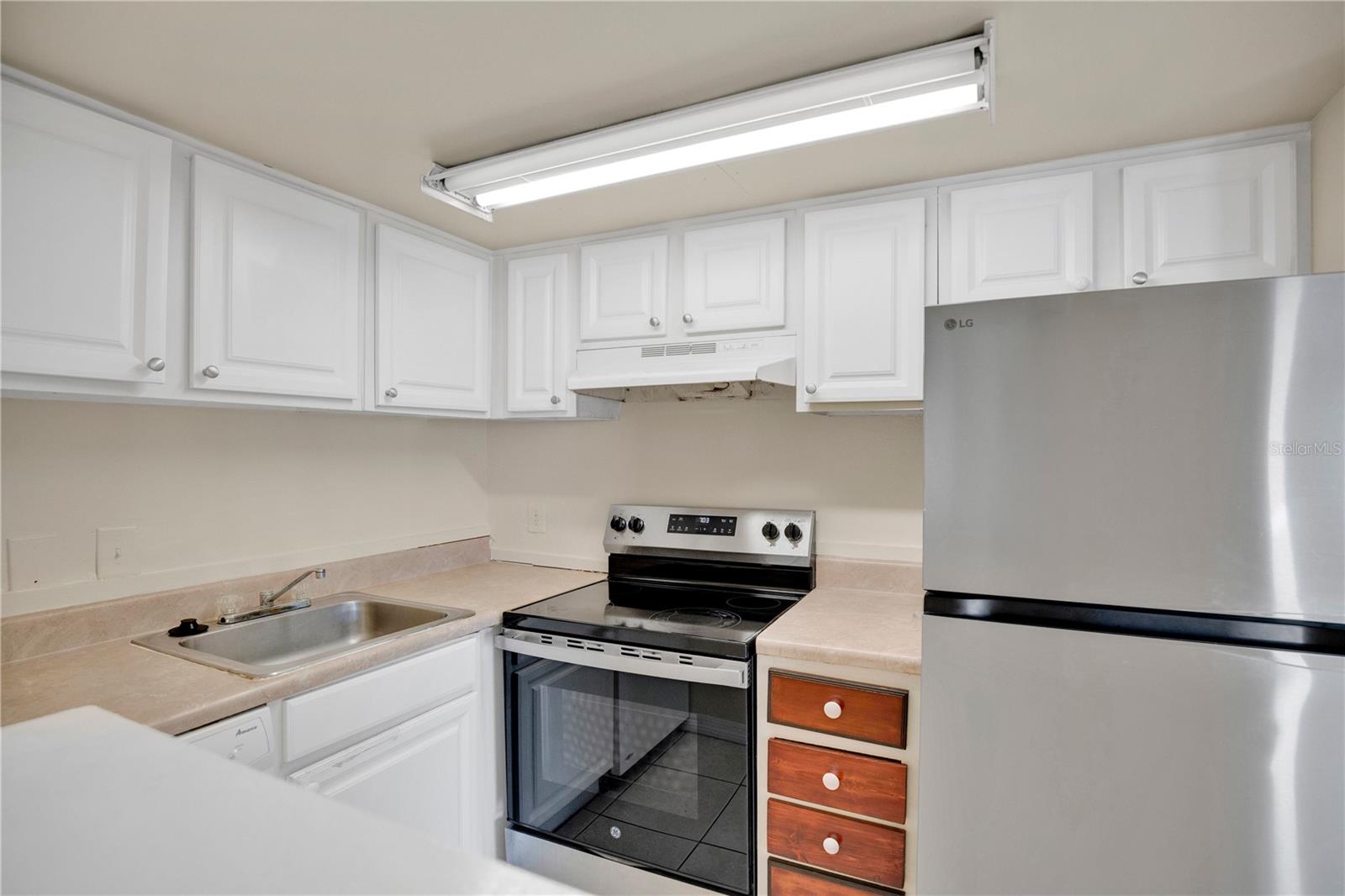 Image 11 of 28 For 2507 Alafaya Trail 10