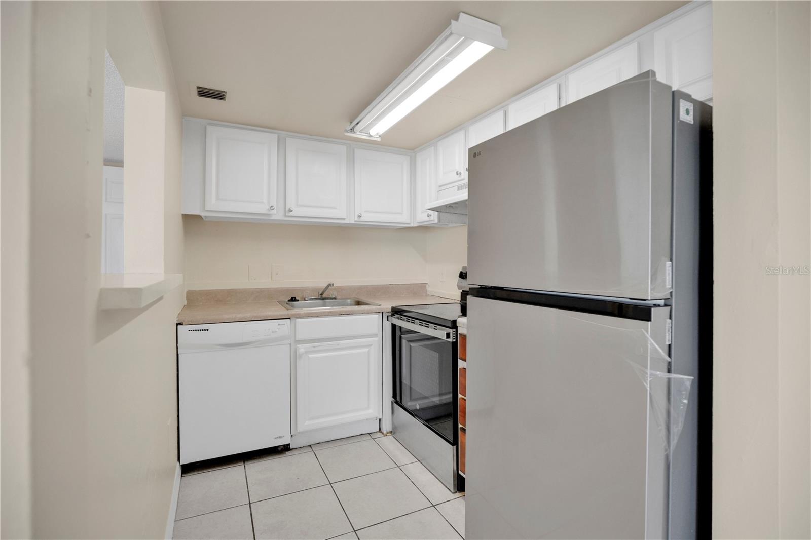 Image 9 of 28 For 2507 Alafaya Trail 10