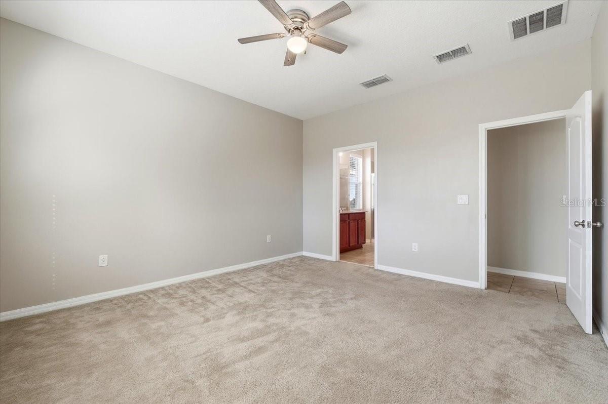 Image 12 of 42 For 215 Lakeshore Drive