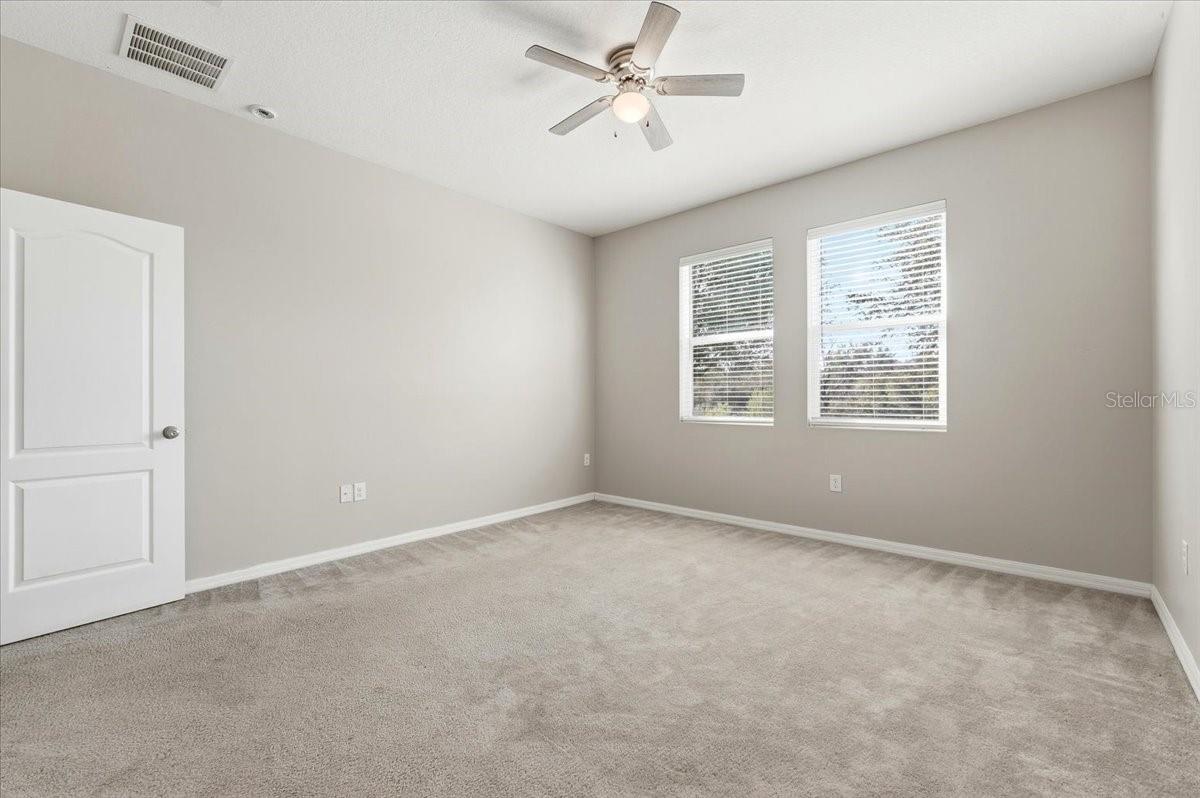 Image 13 of 42 For 215 Lakeshore Drive