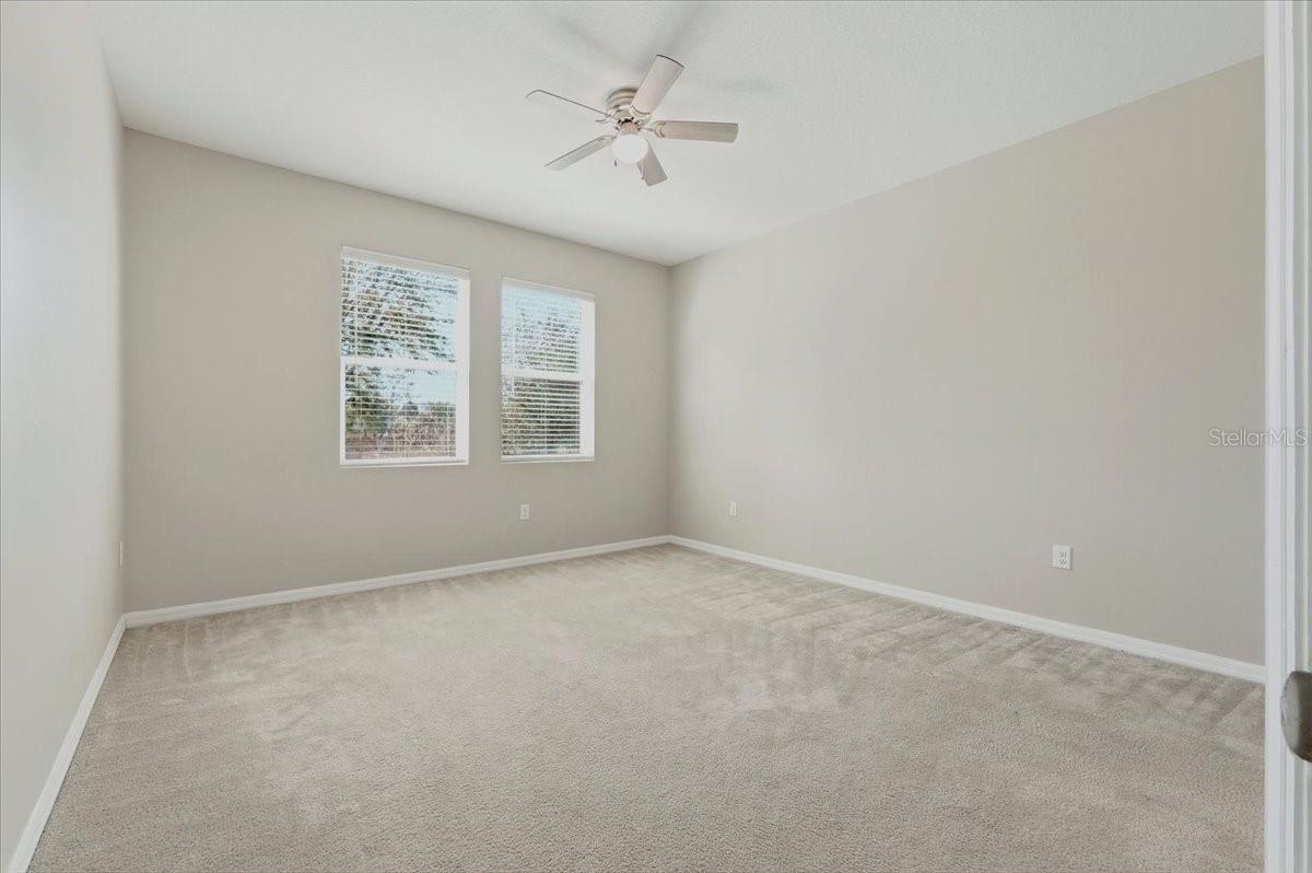 Image 14 of 42 For 215 Lakeshore Drive