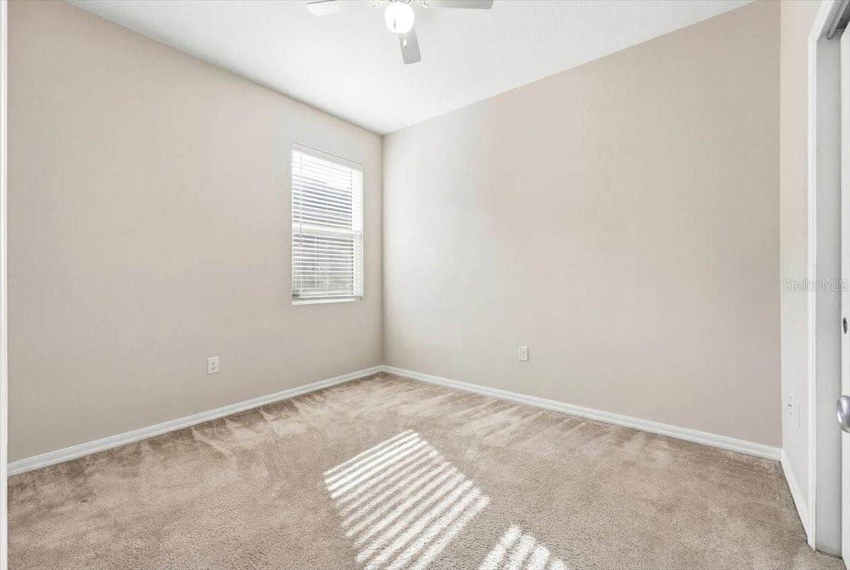 Image 22 of 42 For 215 Lakeshore Drive