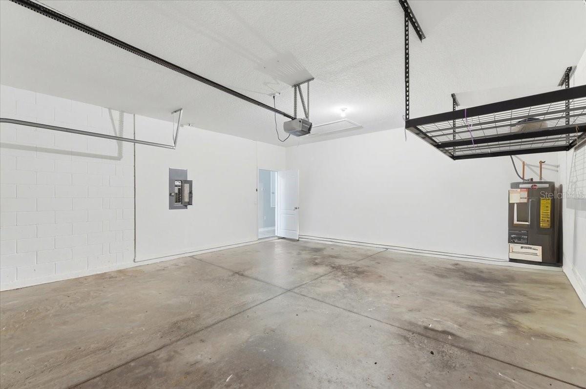 Image 26 of 42 For 215 Lakeshore Drive