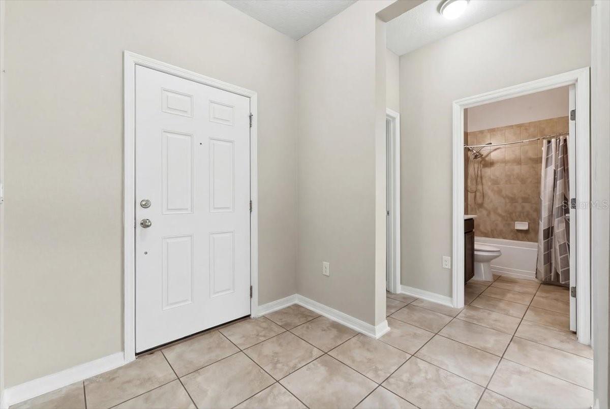 Image 3 of 42 For 215 Lakeshore Drive