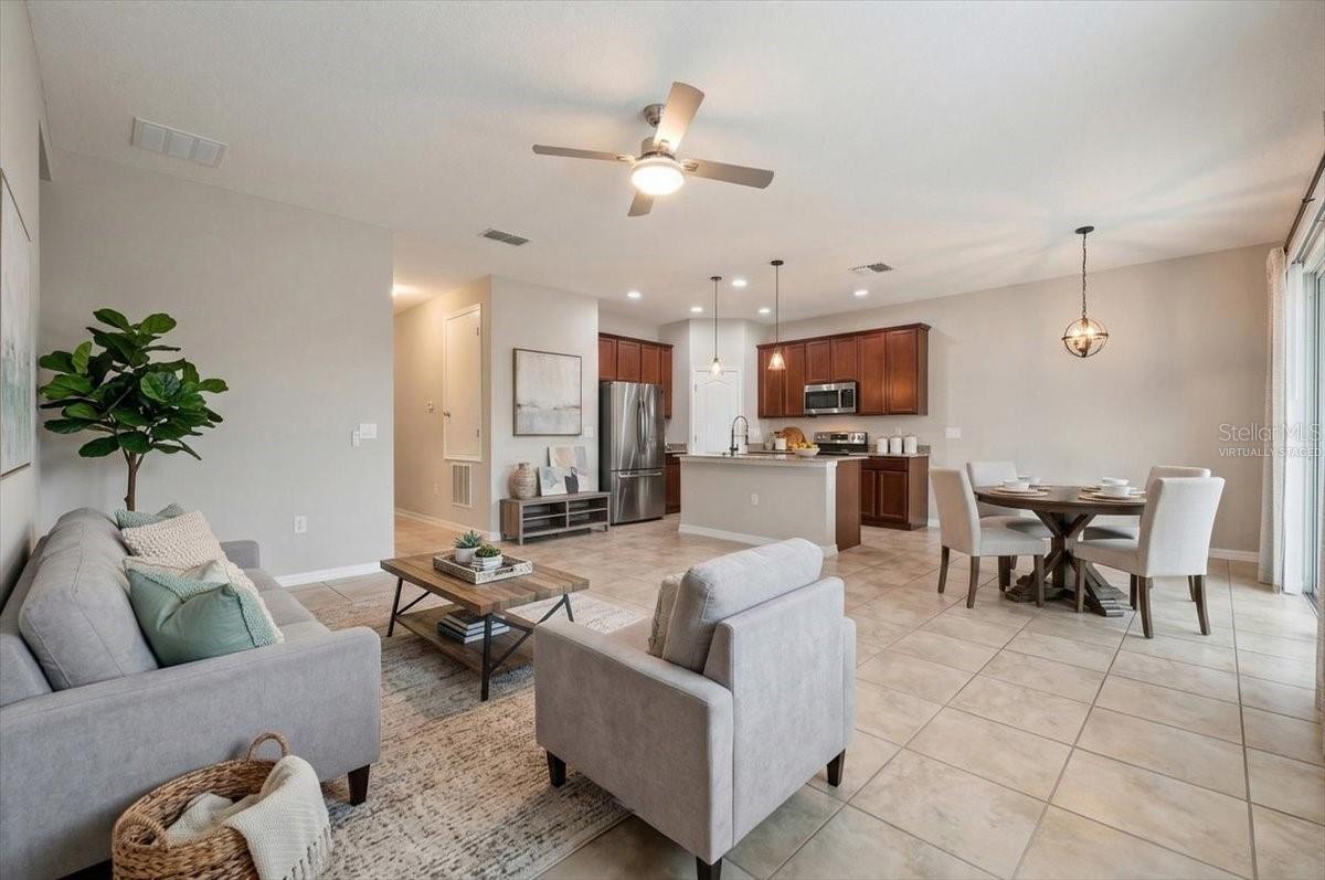 Image 5 of 42 For 215 Lakeshore Drive