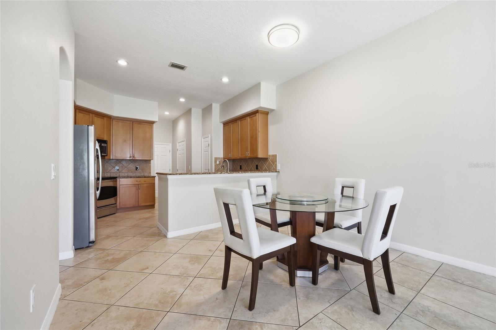 Image 20 of 50 For 8718 The Esplanade  14