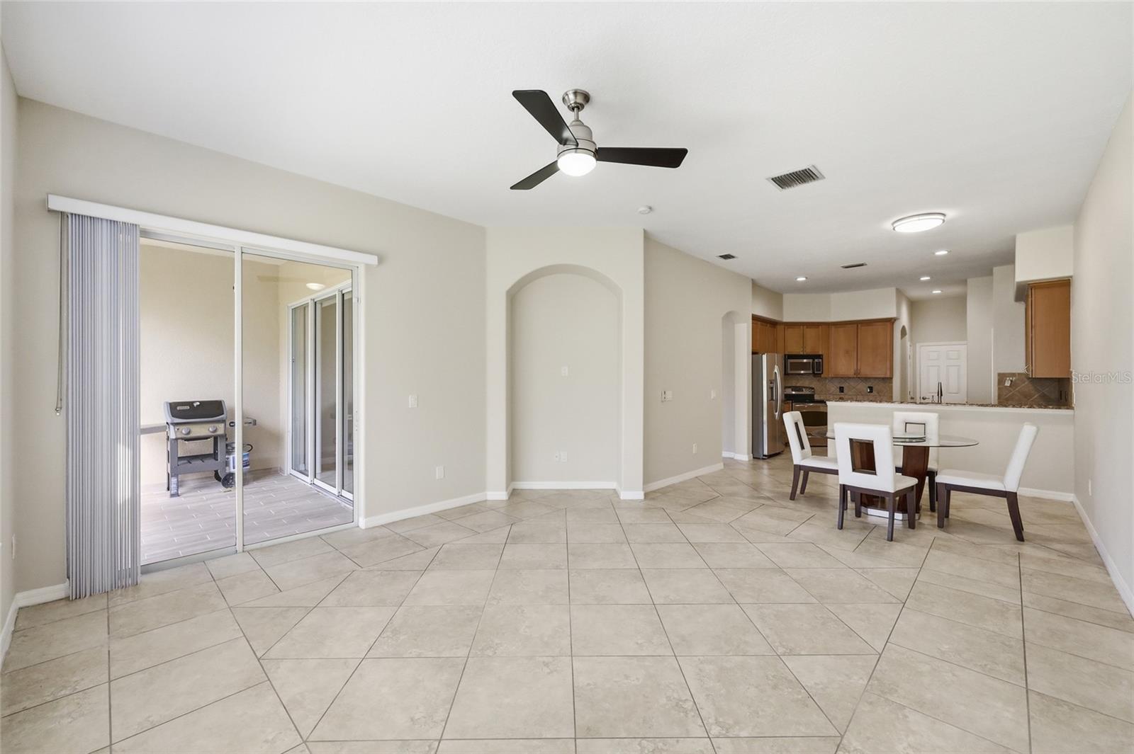 Image 21 of 50 For 8718 The Esplanade  14