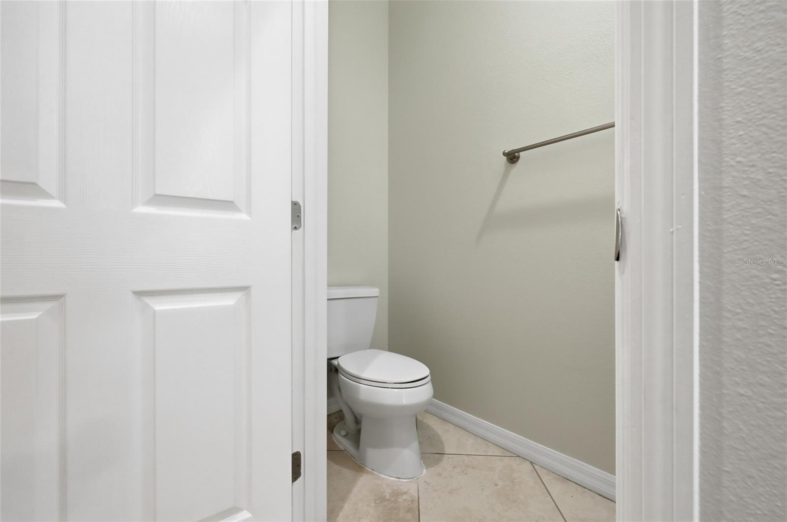 Image 26 of 50 For 8718 The Esplanade  14