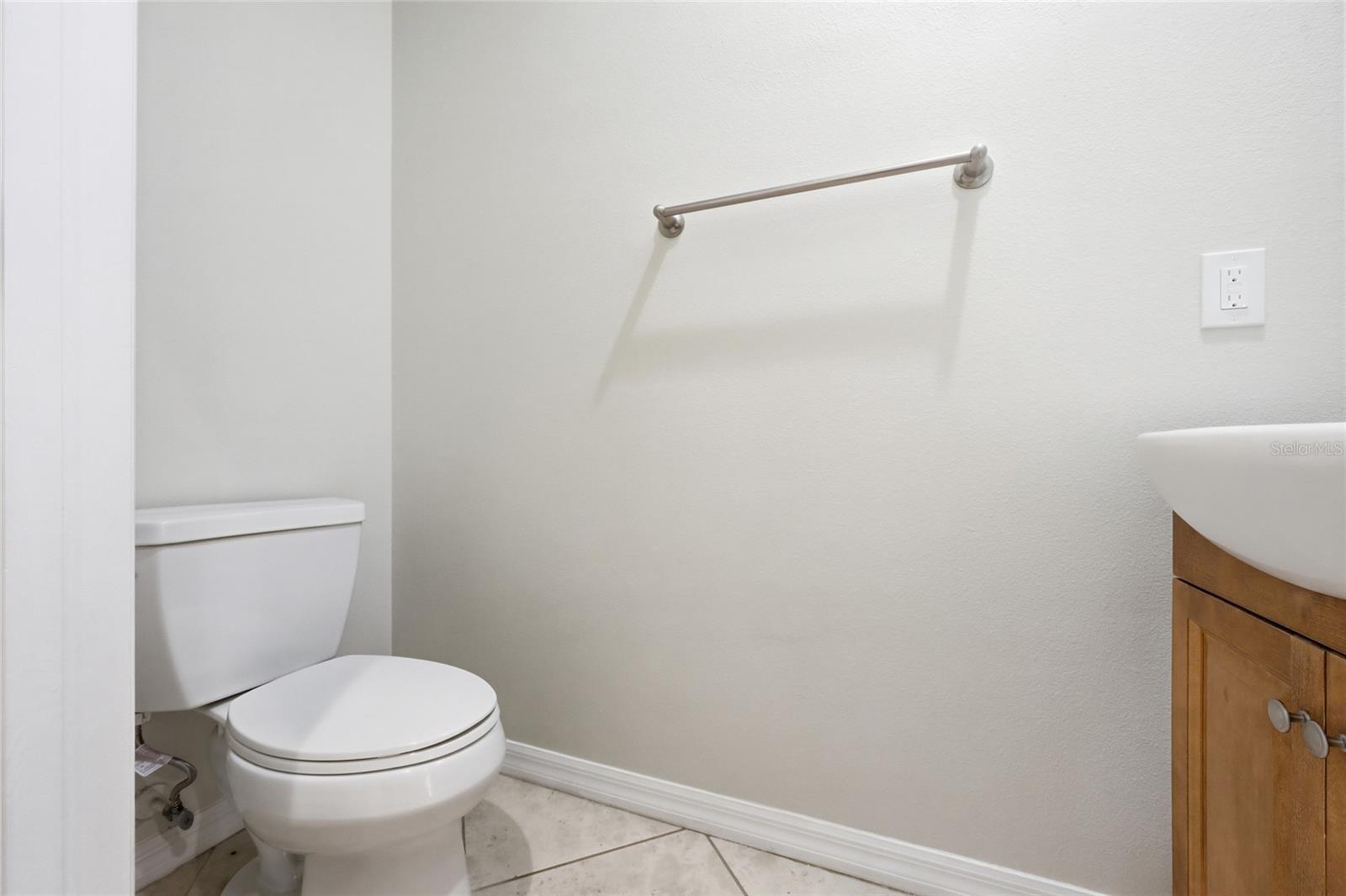 Image 27 of 50 For 8718 The Esplanade  14